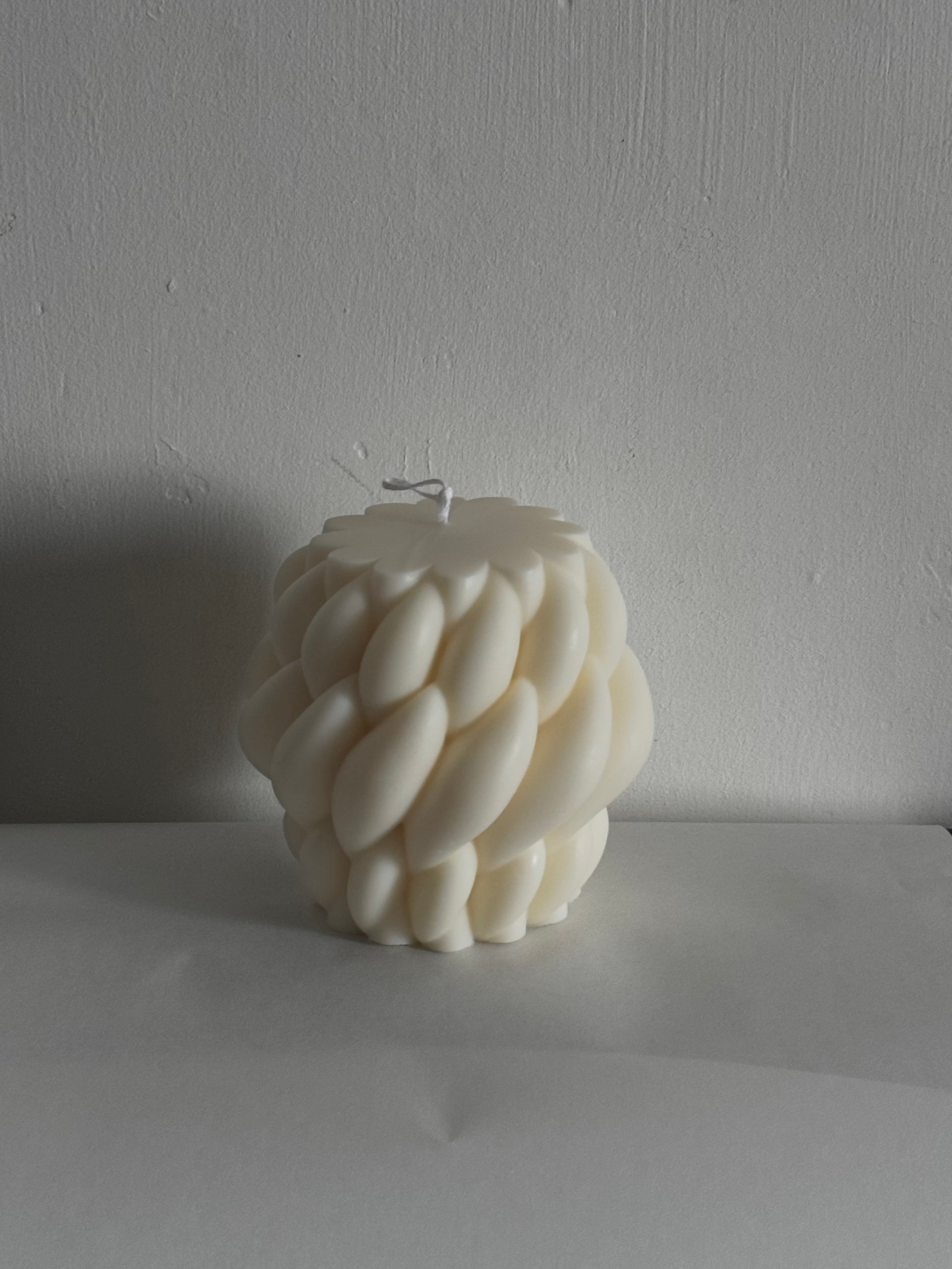 GEOMETRIC CANDLE